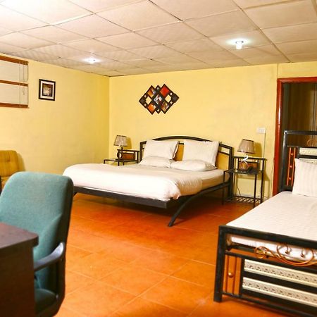 Luxury Inn Karaçi Dış mekan fotoğraf