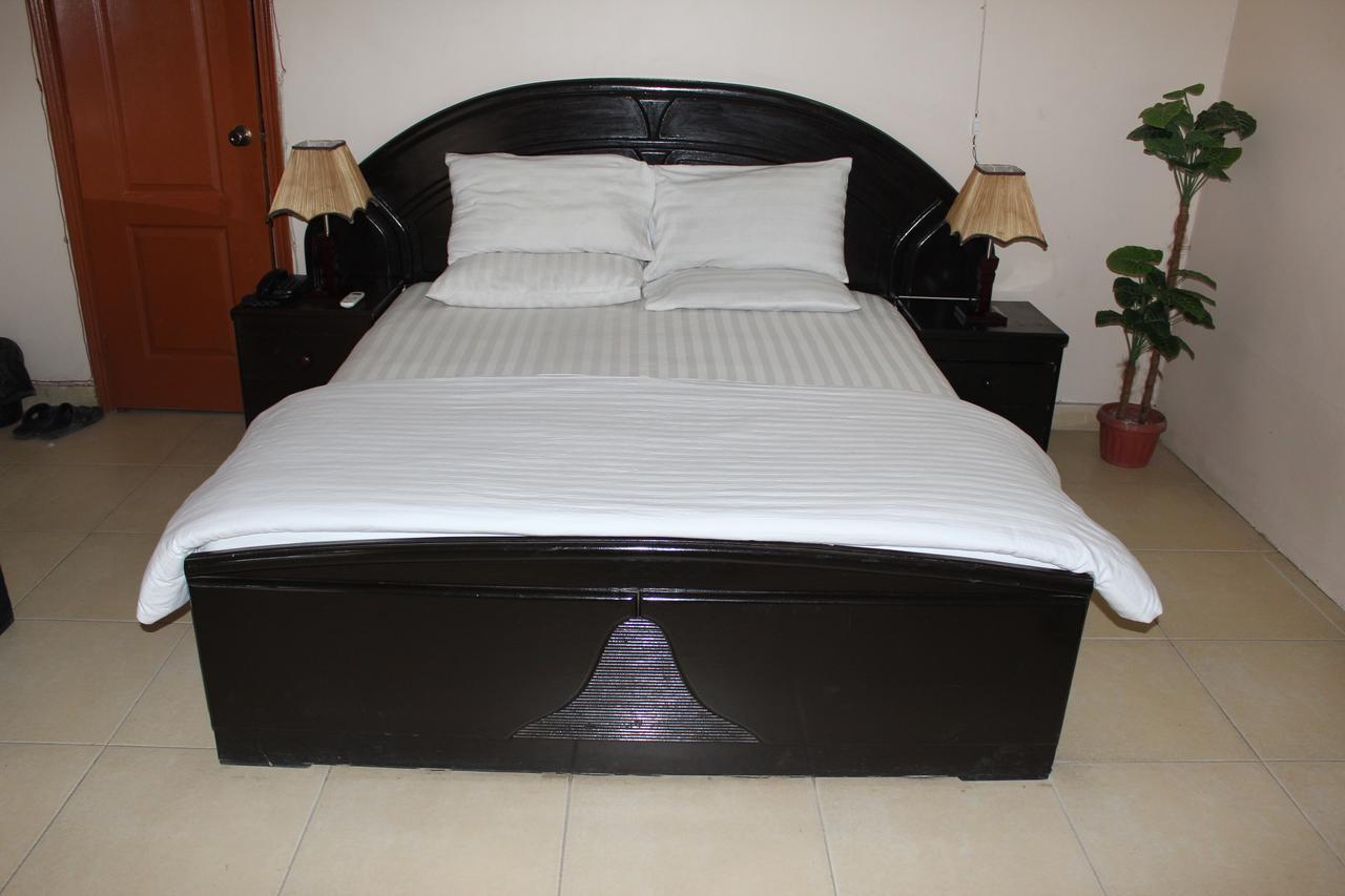 Luxury Inn Karaçi Dış mekan fotoğraf