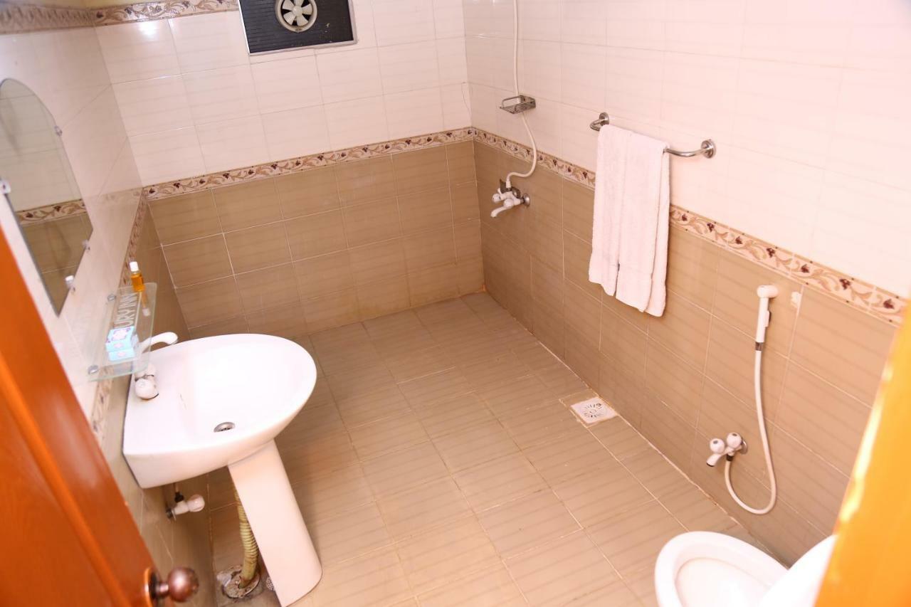 Luxury Inn Karaçi Dış mekan fotoğraf