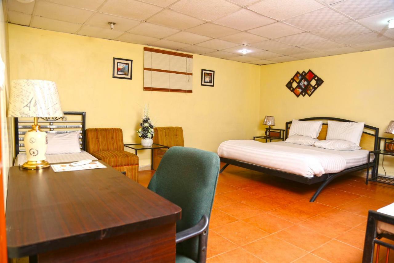 Luxury Inn Karaçi Dış mekan fotoğraf
