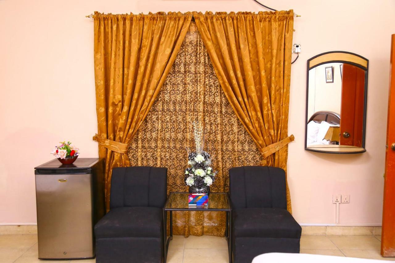 Luxury Inn Karaçi Dış mekan fotoğraf